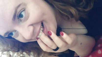 او از licks من sexزن زیبا توپ و سپس او را