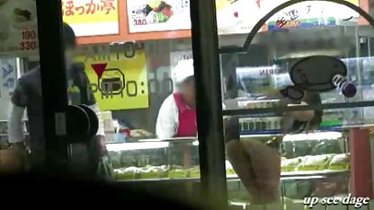 من اجازه دهید انگشتان من خیس کنید و فیلم سکسی دوجنسه زیبا آن را