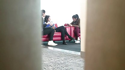 - فیلم سکسی دوجنسه زیبا مرطوب, نمایش پستان